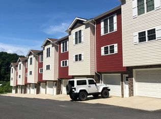 22 Cattail Cir, Morgantown, WV 26505