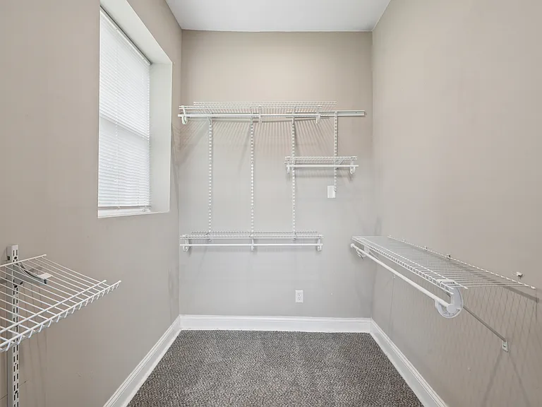 5647 Vernon Ave — Photo 22