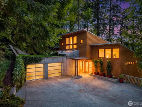 11515 Blue Heron Lane NE, Bainbridge Island, WA 98110