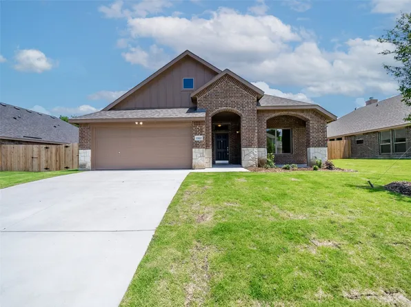 1920 Carrington Dr, Glenn Heights, TX 75154