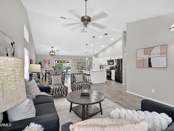 2nd image of 1114 E ARTESIAN Way