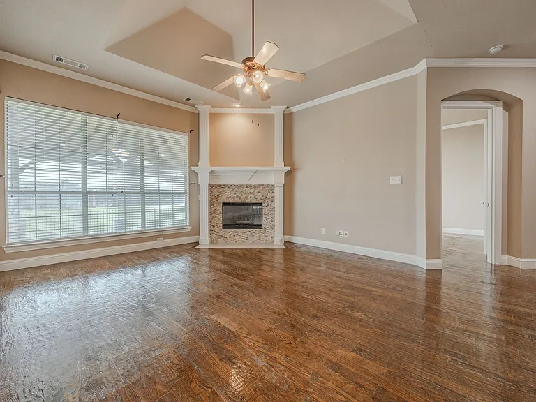 2200 Stone Creek Dr — Photo 16