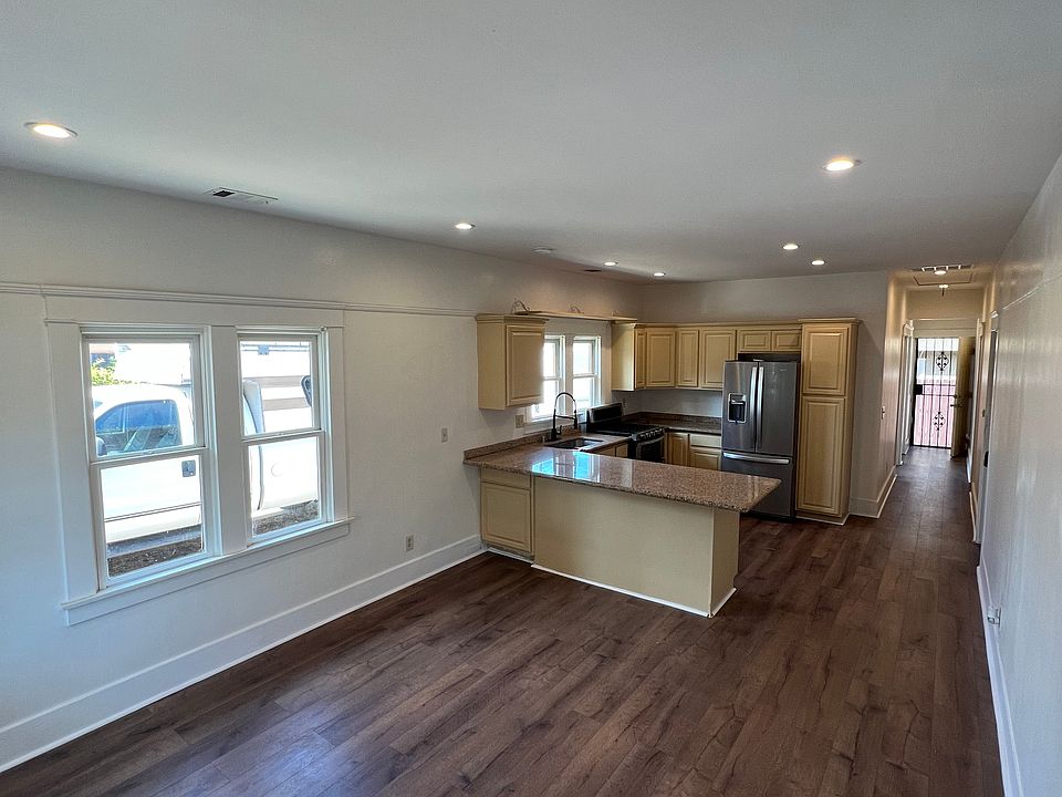 1st image of 714 B Ave