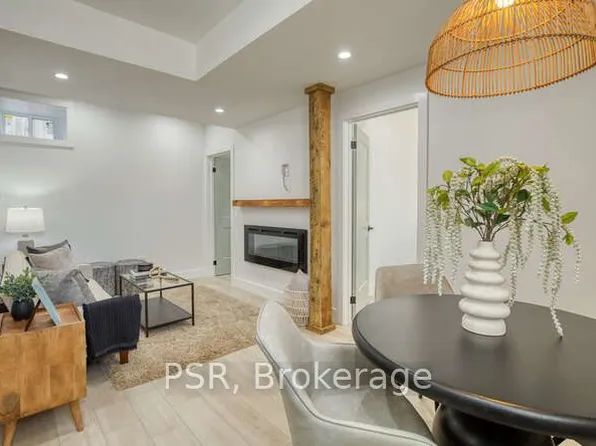 51 Dupont St E Unit C, Waterloo, ON N2J 2G8