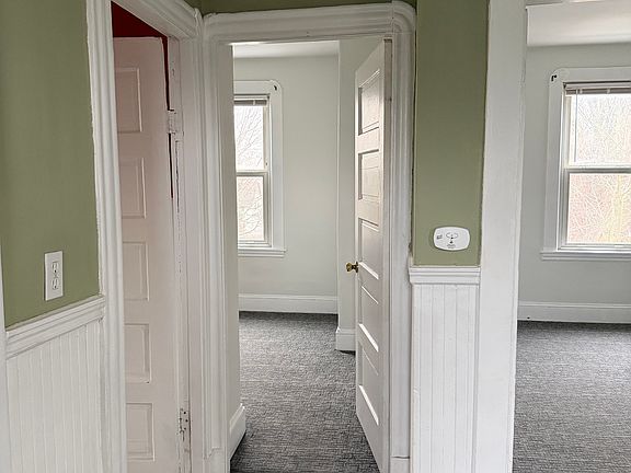 4th image of 25 Newbury Ave APT 2