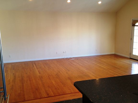 3rd image of 2847 Ford St #3