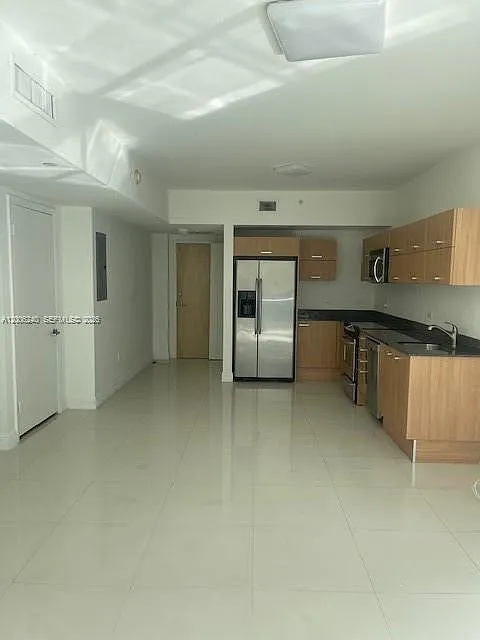 Building Photo - 350 S Miami Ave #1112