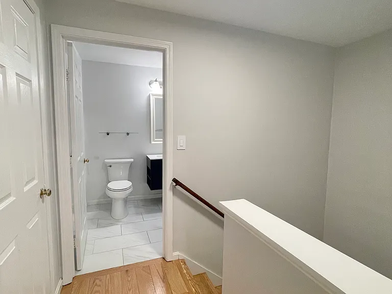 15 Marion St #E2 — Photo 23