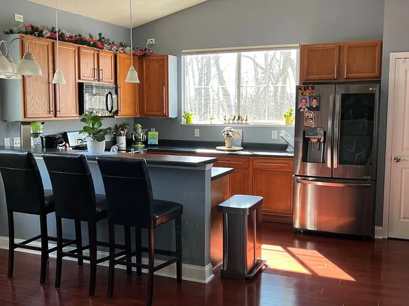 8485 S Ashbury Ln #17-201, Oak Creek, WI 53154