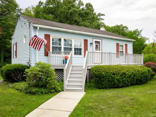 45 Holt Road, Hyde Park, NY 12538