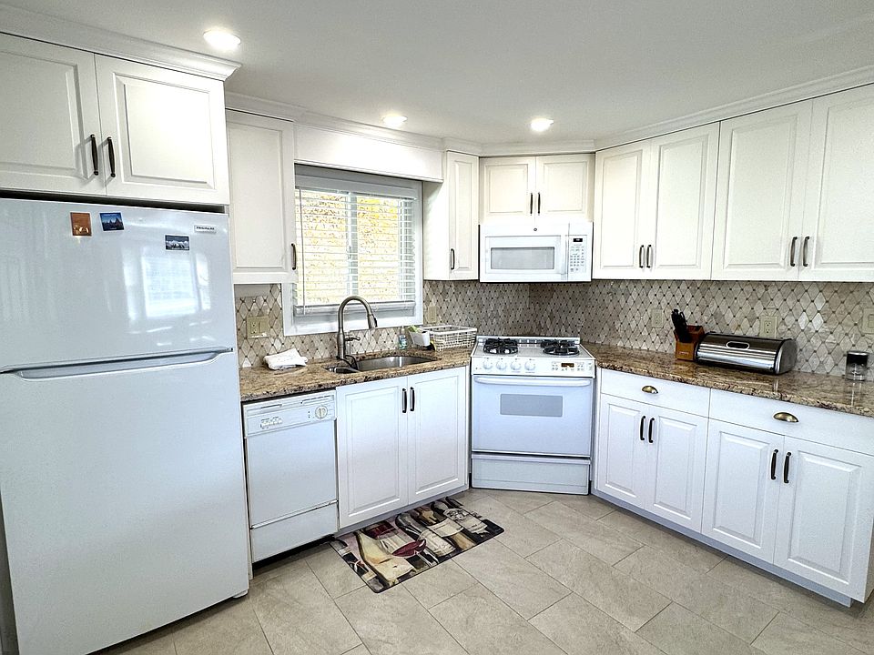1st image of 344 Belmont St #1