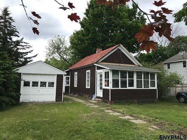 1st image of 117 Middle Ave
