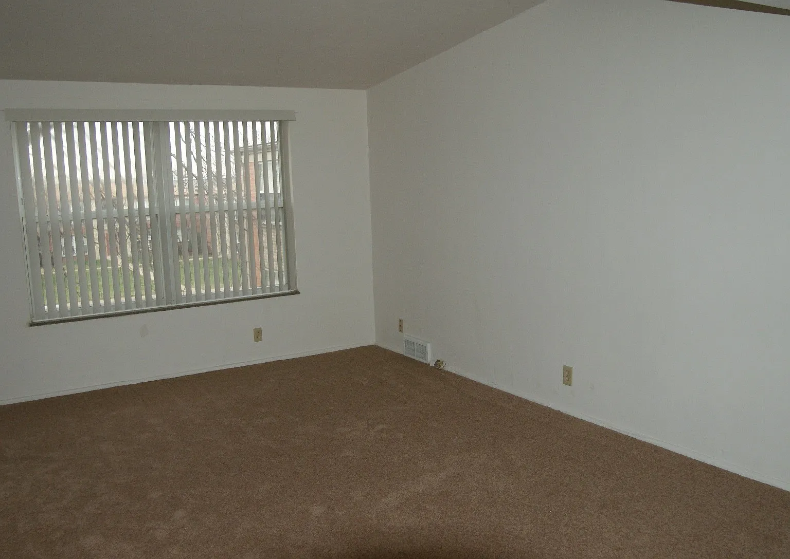 2 bed, 830 sqft, $840 — Photo 4