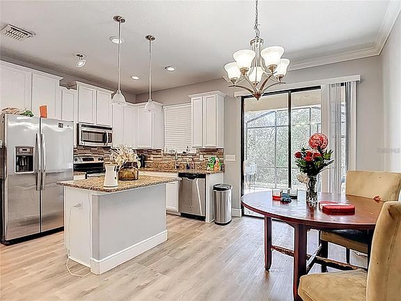5th image of 4442 FENNWOOD COURT