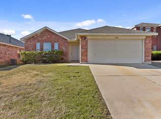 11004 Redbrook Ln, Fort Worth, TX 76140
