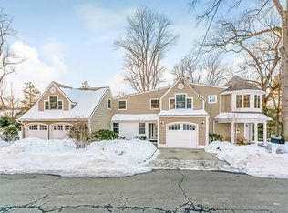 11 Bittersweet Trl, Norwalk, CT 06853