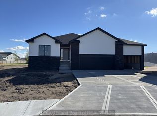 2107 Pearl Pl, Grand Island, NE 68803