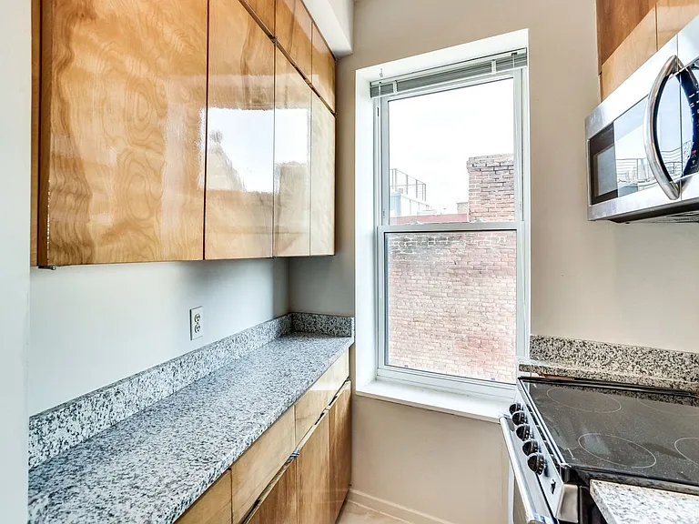 2300 18th St NW #310 — Photo 11