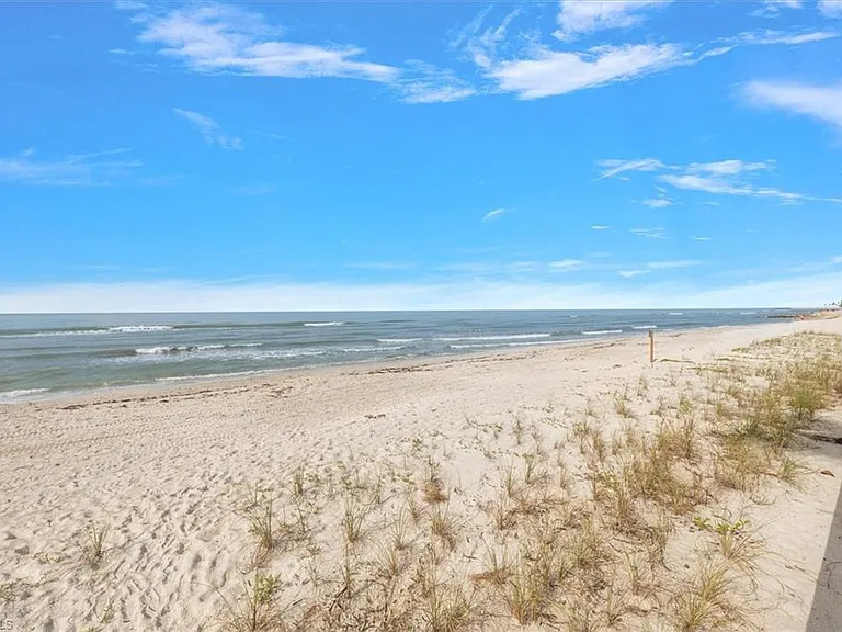 1065 Gulf Shore Blvd N #205 — Photo 30
