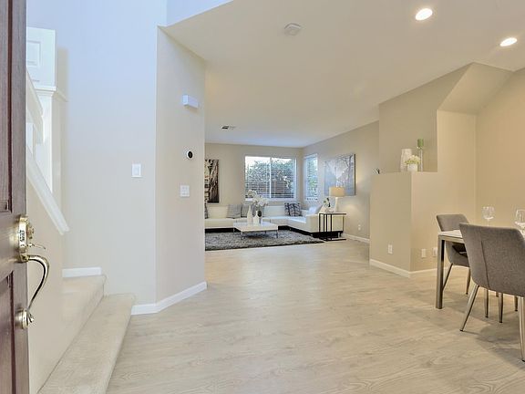 5th image of 104 Manchester Ln