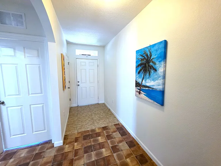 1440 Lexington Sq SW — Photo 3