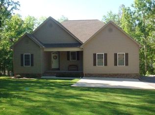 88 E Commodore Dr, Cross Hill, SC 29332