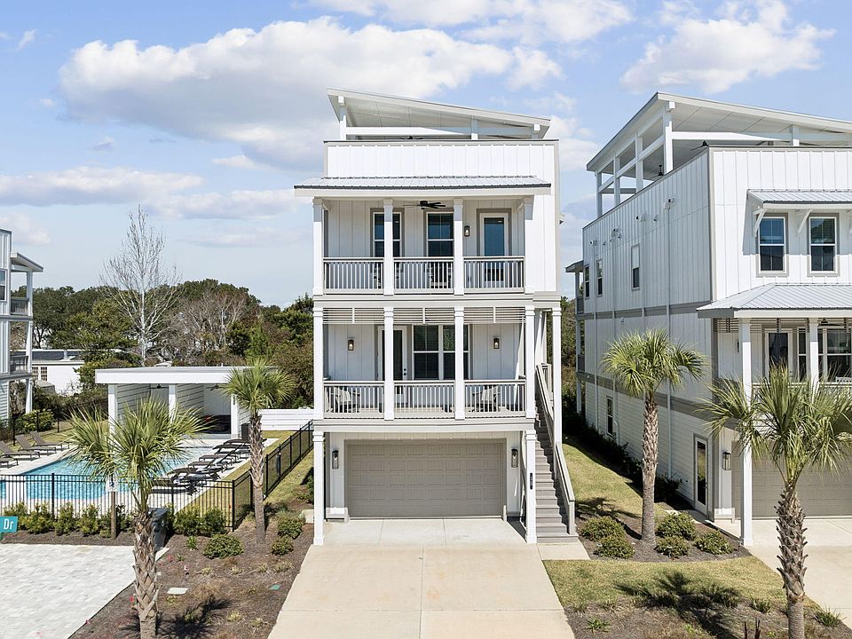 1st image of 15 E Queen Palm Dr