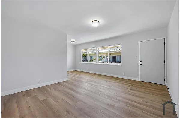 Building Photo - 1511 Corinth Ave #7