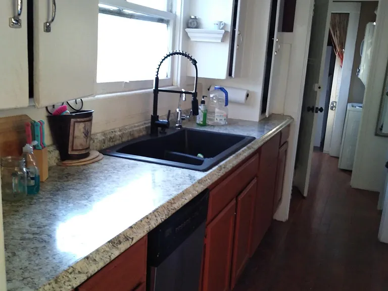 1139 Logan St — Photo 7