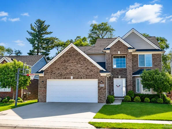 9292 Liberty Ct, Livonia, MI 48150
