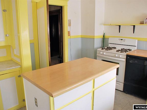 3rd image of 1100 Coburn Ave