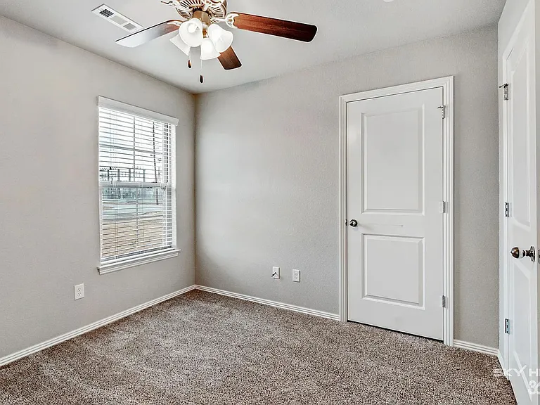 Haden Holly Station - Duplexes & Townhomes in Siloam Springs, AR — Photo 25