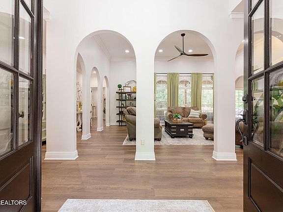 4th image of 5400 Kesterbrooke Blvd