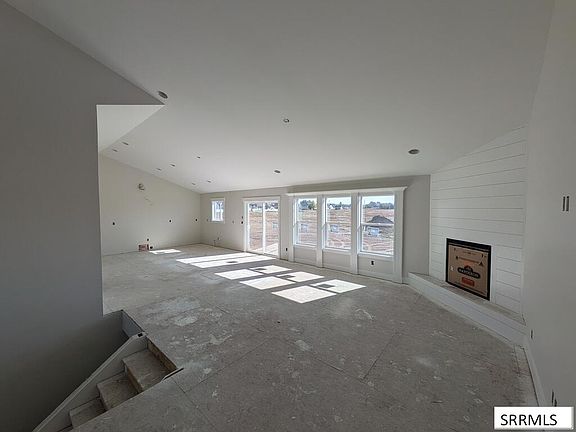2nd image of 536 Meadowbrook St