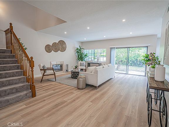 3rd image of 6527 Beachview Dr