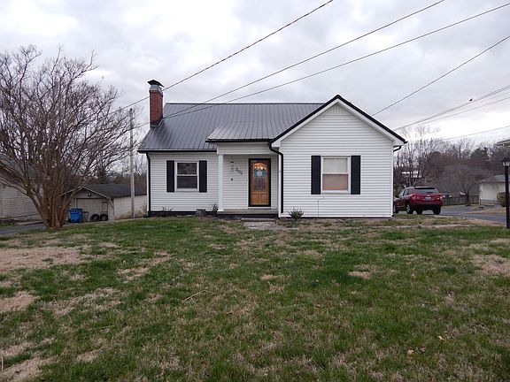 2nd image of 205 Lexington Dr