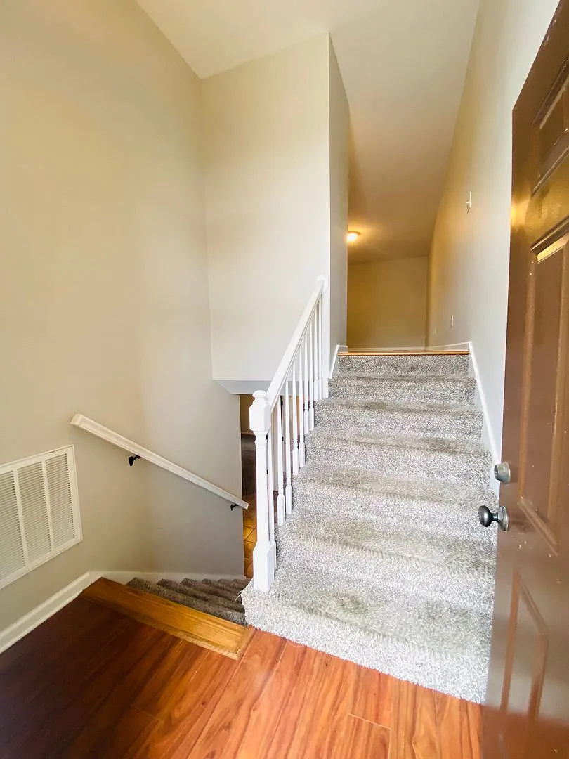 1728 Thistlewood Dr — Photo 2
