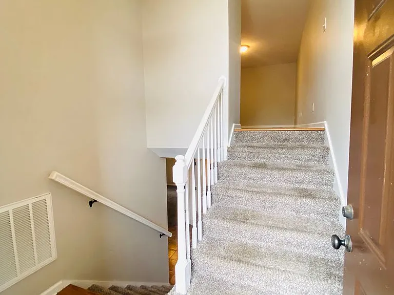 1728 Thistlewood Dr — Photo 2