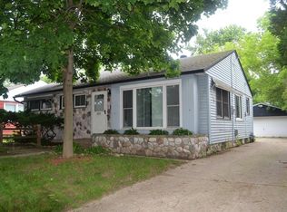 8050 W Scranton Pl, Milwaukee, WI 53218