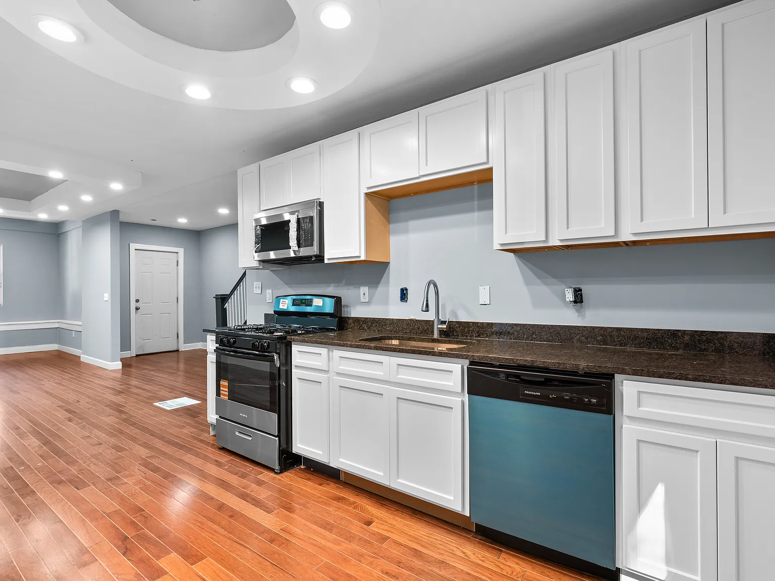 4 bed, 1500 sqft, $1,850 — Photo 3