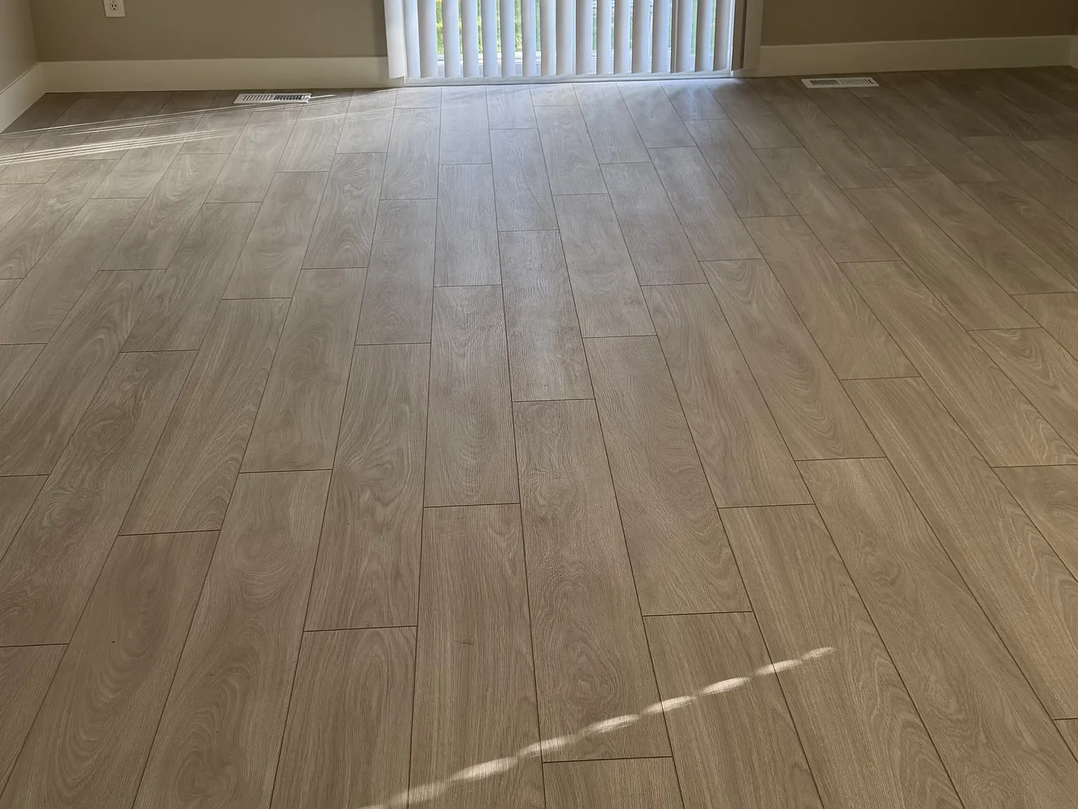 6 bed, 2600 sqft, $3,250 — Photo 2