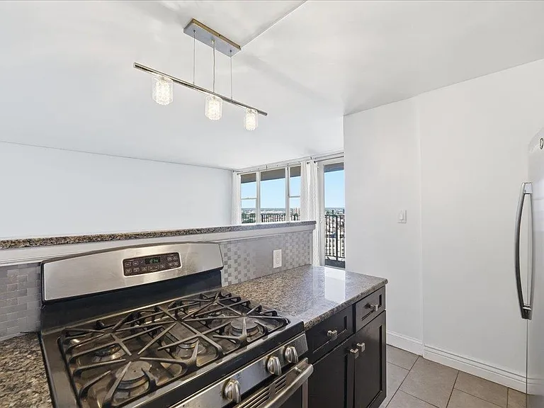 6040 Boulevard East #21J — Photo 7