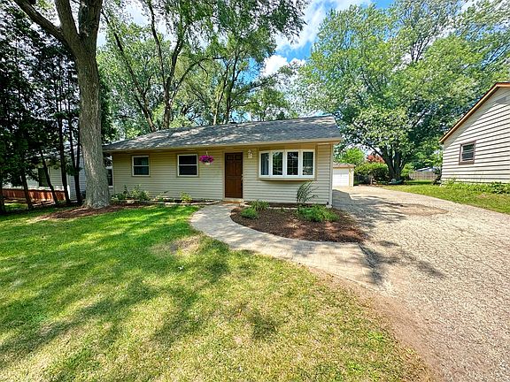 2nd image of 25198 W Carson Dr
