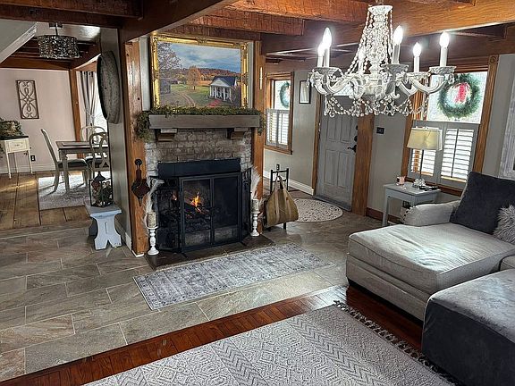 4th image of 1540 Mines Rd