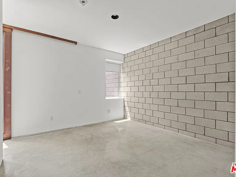 802 Indiana Ave — Photo 15