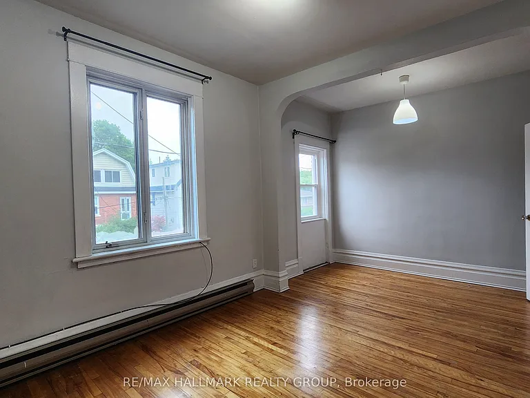 125 Glenora St #3 — Photo 9