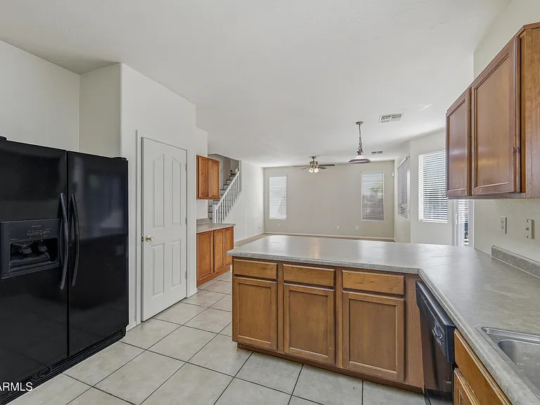 2524 S 89th Ln — Photo 16