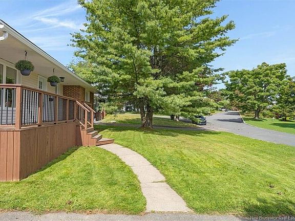 3rd image of 71 Brookview Cres