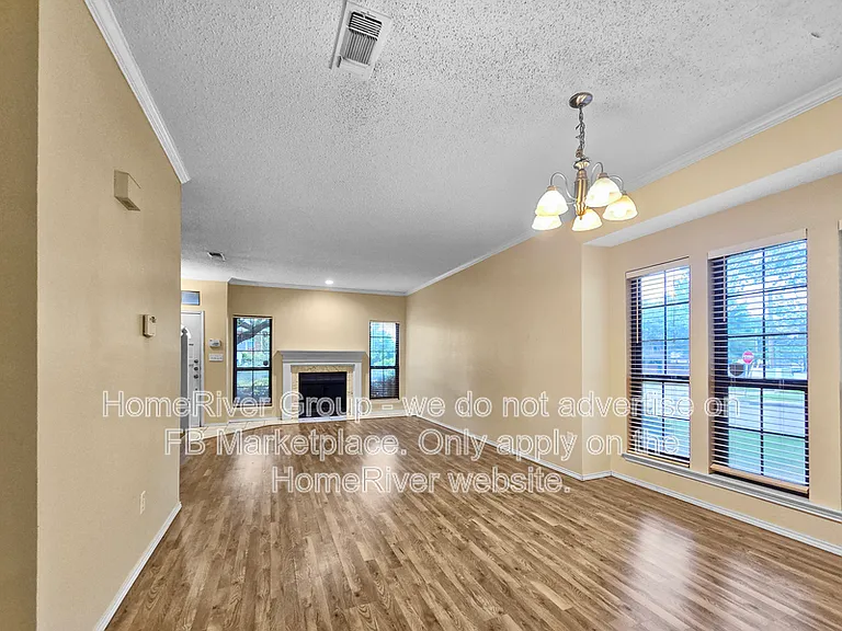 2320 Kenley St — Photo 3
