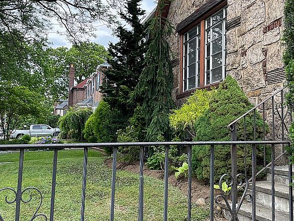 4th image of 3215 149th St